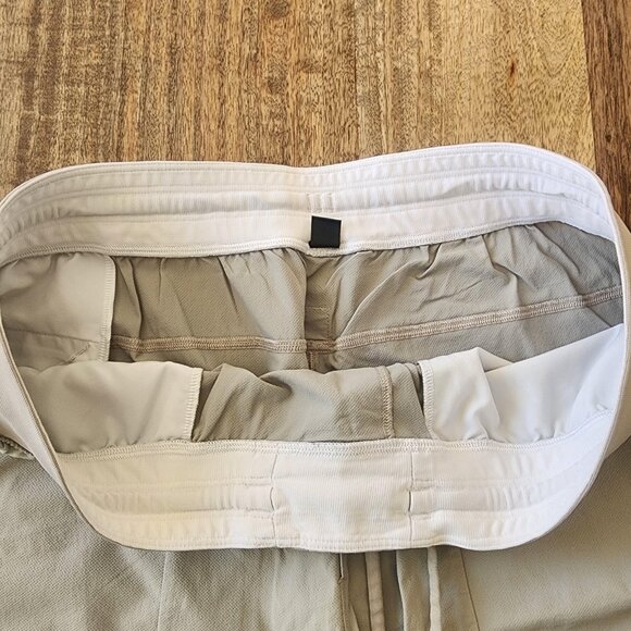 Lululemon Shorts Mens XL Light Gray License To Train Lined Athletic Training - Picture 6 of 13